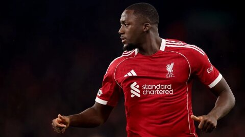  Tuột dốc cùng Liverpool, Ibrahima Konate bị Real Madrid ‘đá đít’